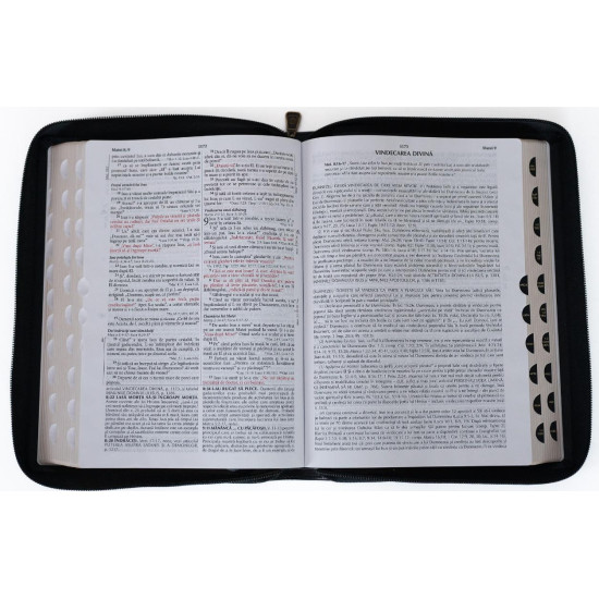 Biblia de studiu pentru o viata deplina - coperta piele PU neagra, fermoar